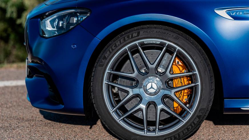 По пятам M5: обновился Mercedes-AMG E63