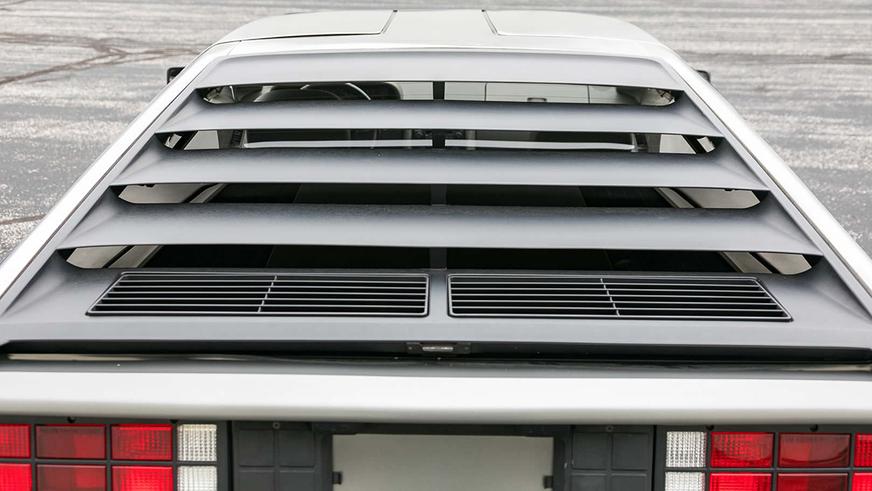 С молотка пустят почти новый DeLorean
