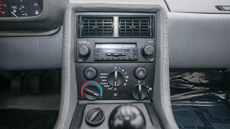 С молотка пустят почти новый DeLorean