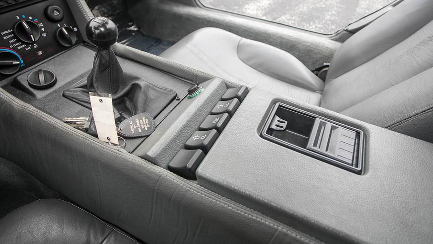 С молотка пустят почти новый DeLorean