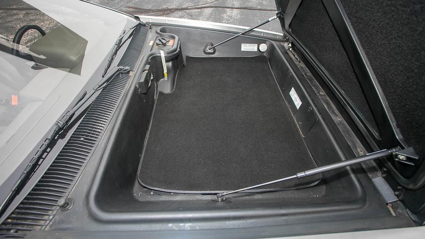 С молотка пустят почти новый DeLorean