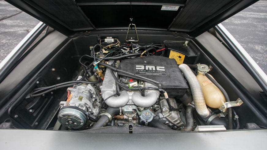 С молотка пустят почти новый DeLorean