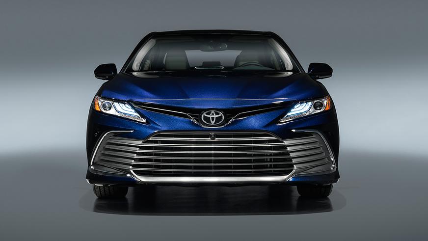 Toyota Camry 70 едва заметно обновилась