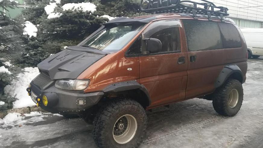 Mitsubishi Delica 1995 года выпуска