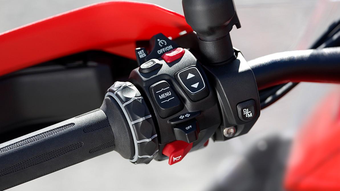 BMW мотоциклге автомат қорап орнатады