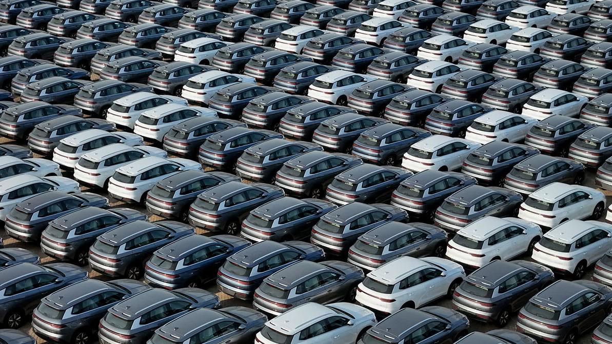 В Китае впервые продали более миллиона электрокаров и гибридов за месяц