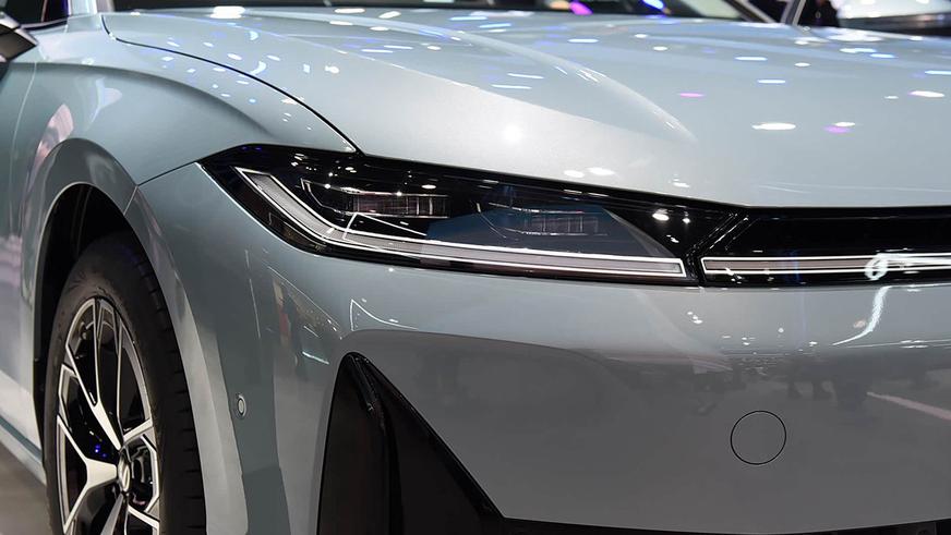 Volkswagen пообещал сделать Passat гибридом в Китае