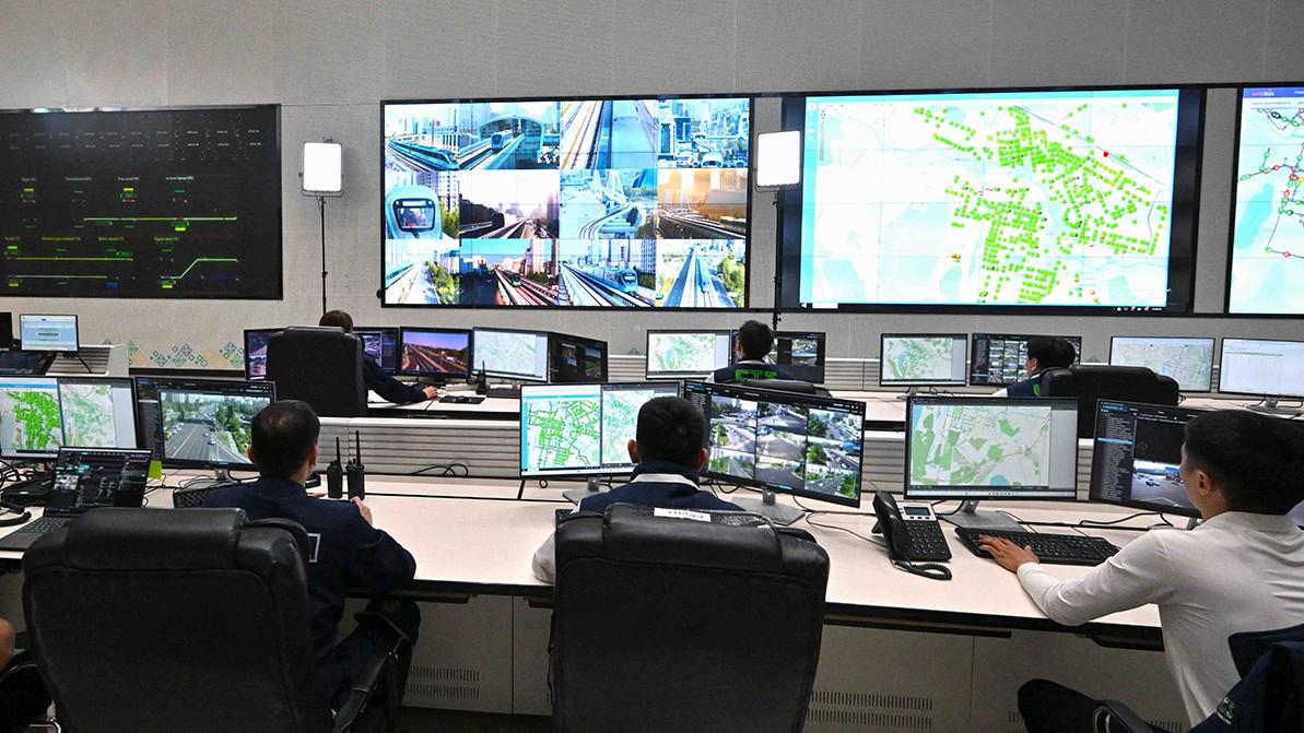 Астанадағы LRT жұмысына жолаушылар кедергі келтірді