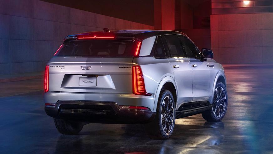 Первый Cadillac Escalade IQ продали вчетверо дороже заводской цены