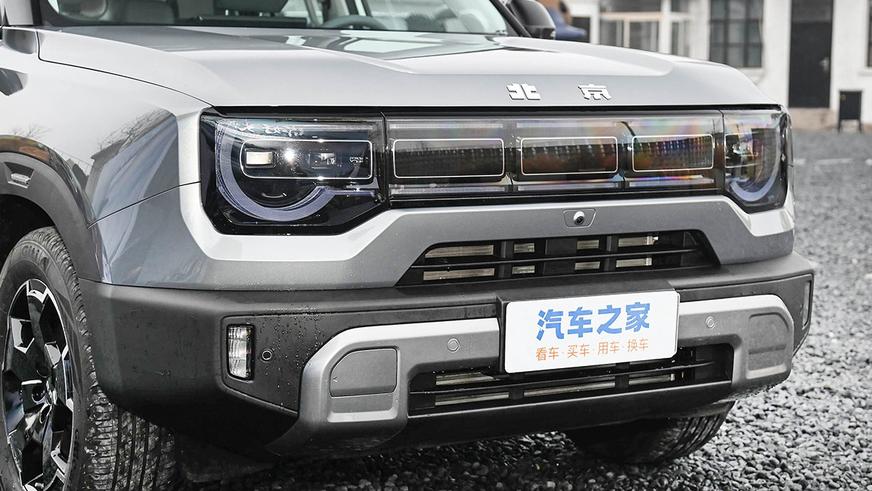 Бюджетный кроссовер BAIC BJ30 — суровая внешность и передний привод