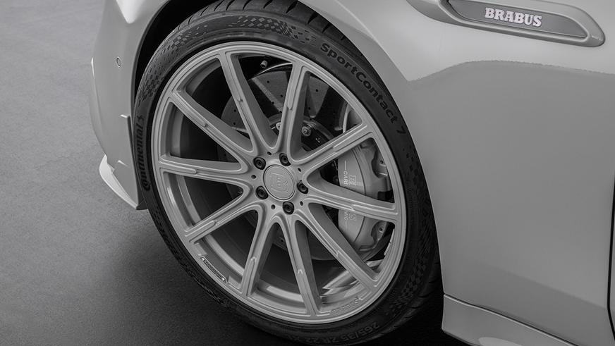 Монохромный Mercedes-Benz S-класса от Brabus: тысяча гибридных «лошадей»