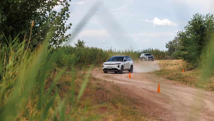 GAC привёз в Казахстан гибридный кроссовер S7
