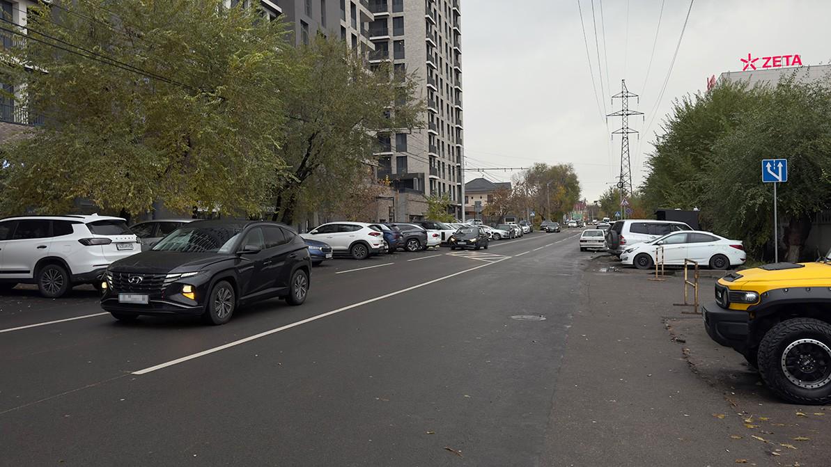 Абайлаңыз, қарсы жолақ! Алматыдағы Березовский көшесіндегі жаңа таңба