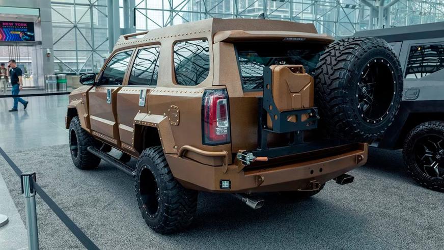 Брутальные внедорожники Toyota и Ford привезли тюнеры на выставку в Нью-Йорке