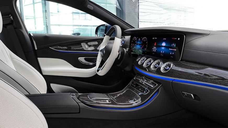 Mercedes-Benz CLS обновили второй раз за год