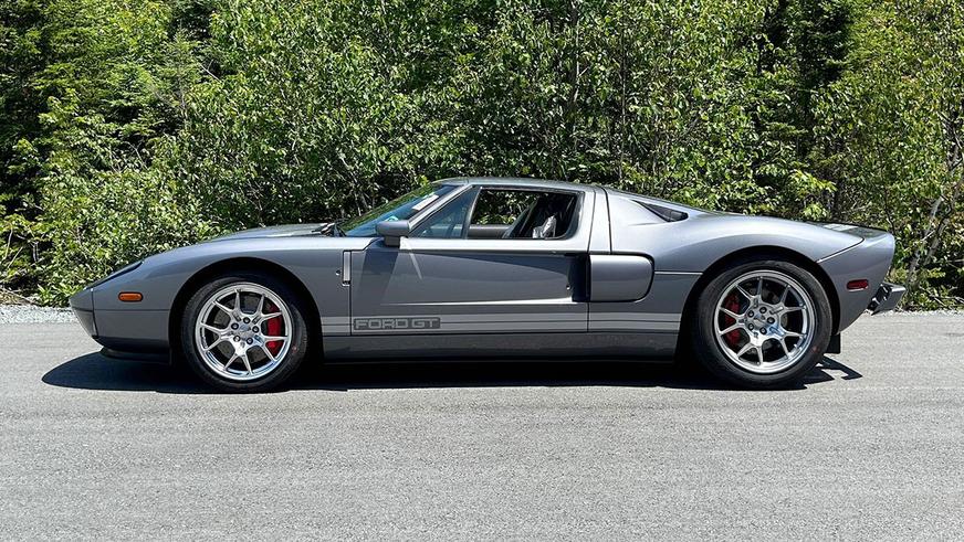 За старый Ford GT заплатили больше, чем стоят два новых Porsche 911 Turbo
