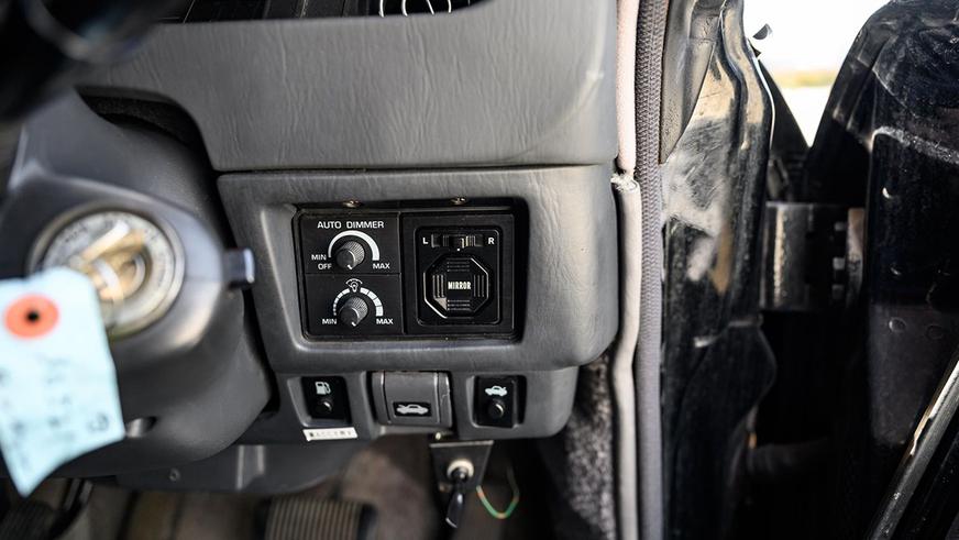 Необычный катафалк продали на торгах в США