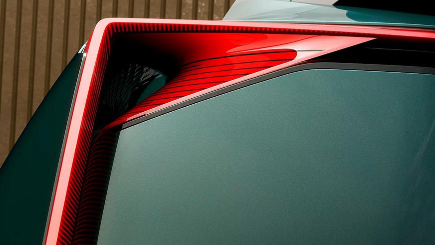 Lexus LS стал роскошным вэном с шестью колёсами