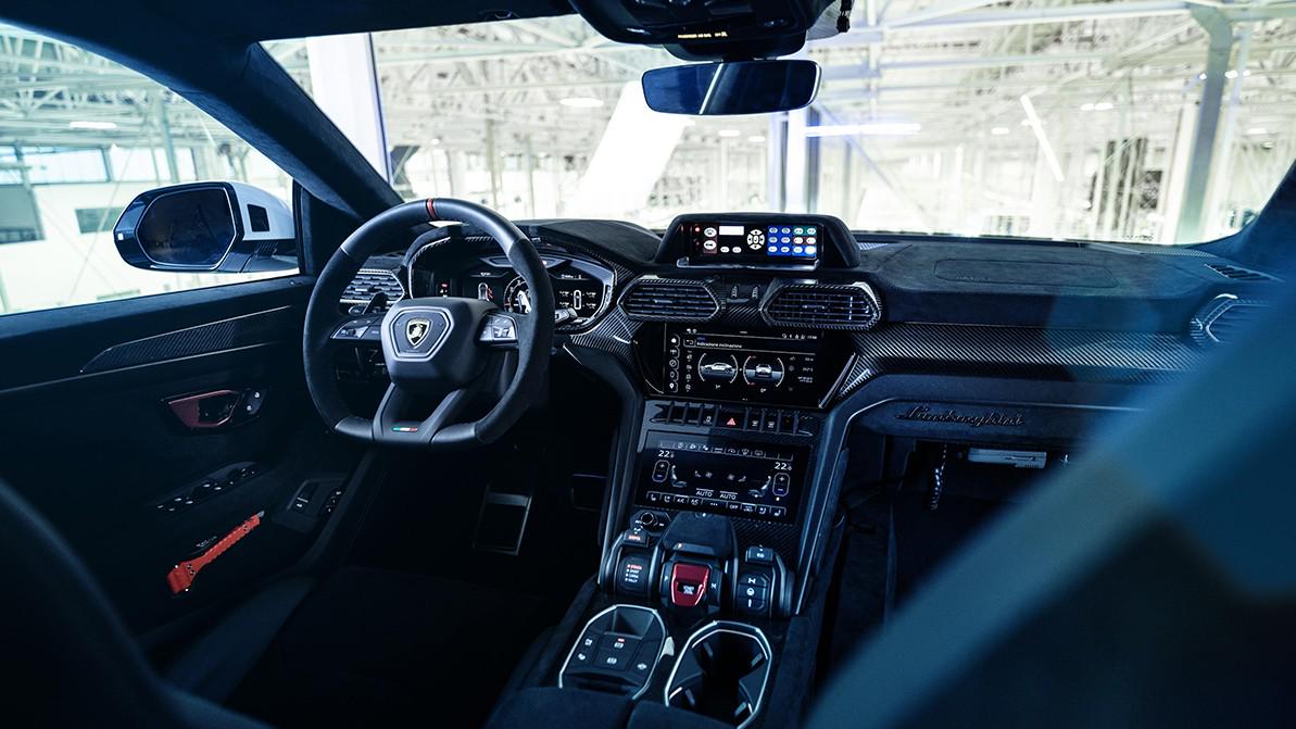 Lamborghini Urus поступил на службу в полицию
