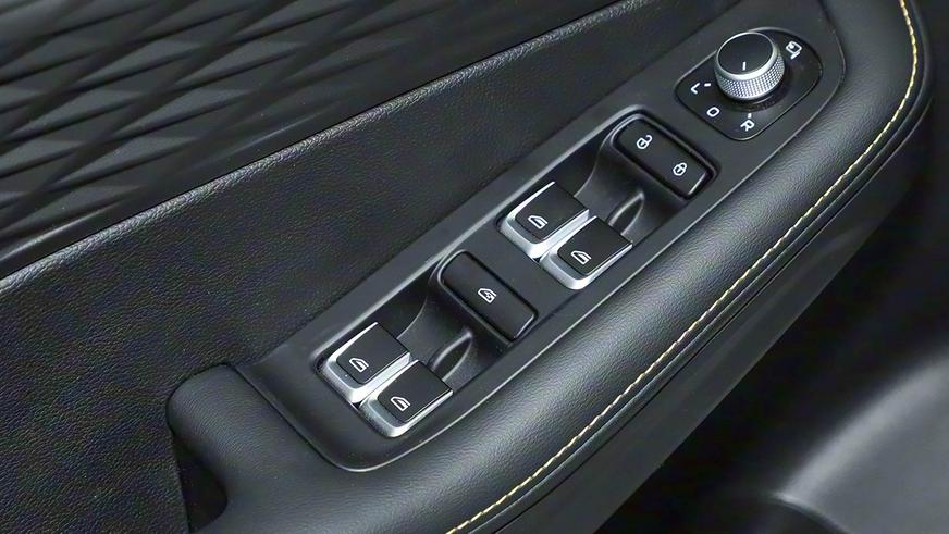 Geely показал обновлённый Coolray для экспорта