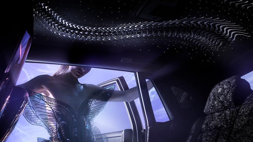 Rolls-Royce показал седан, который строили четыре года