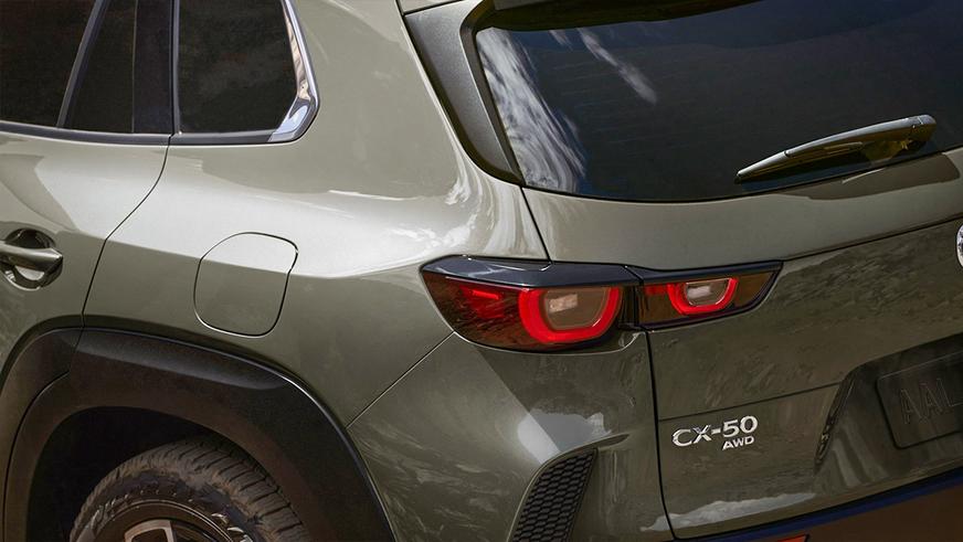 На Mazda CX-50 можно съехать в грязь, но аккуратно
