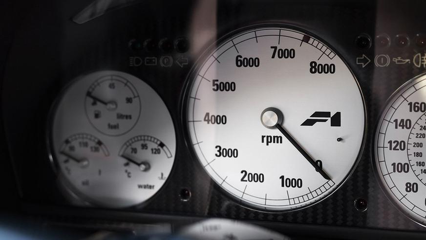 Единственный McLaren F1 с фарами от BMW Z1 пустят с молотка