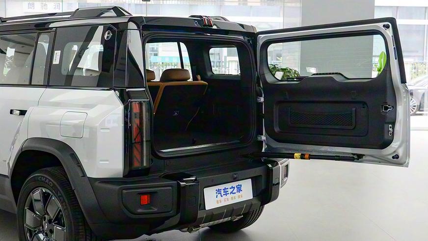 Chery выпустила гибридный кроссовер с брутальной внешностью