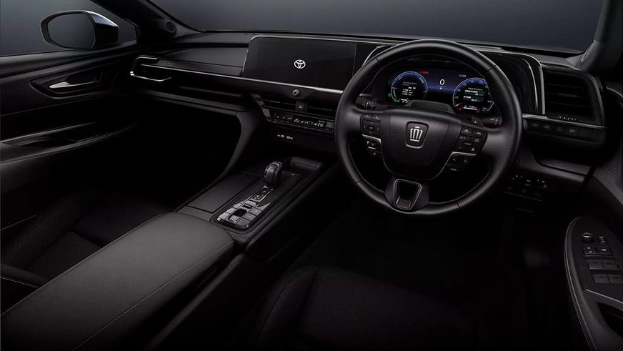 Юбилей Crown в Toyota отметили сразу двумя спецверсиями