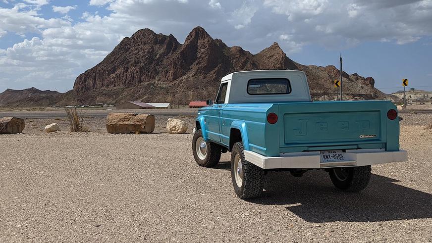 Рестомод 57-летнего пикапа Jeep получил 717-сильный мотор