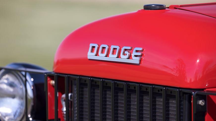 Старый грузовичок продают по цене суперкара