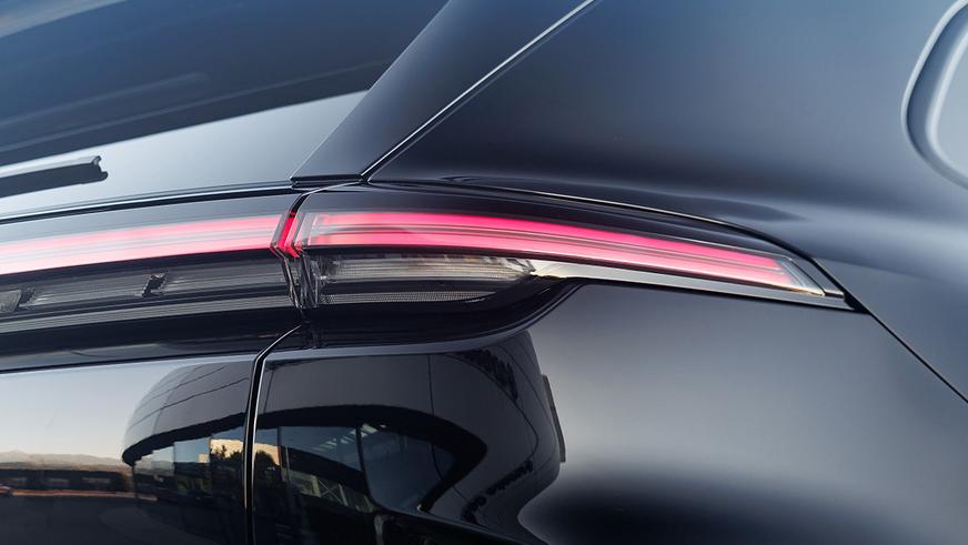 Электрический Porsche Cayenne добрался до Казахстана. Сколько стоит?