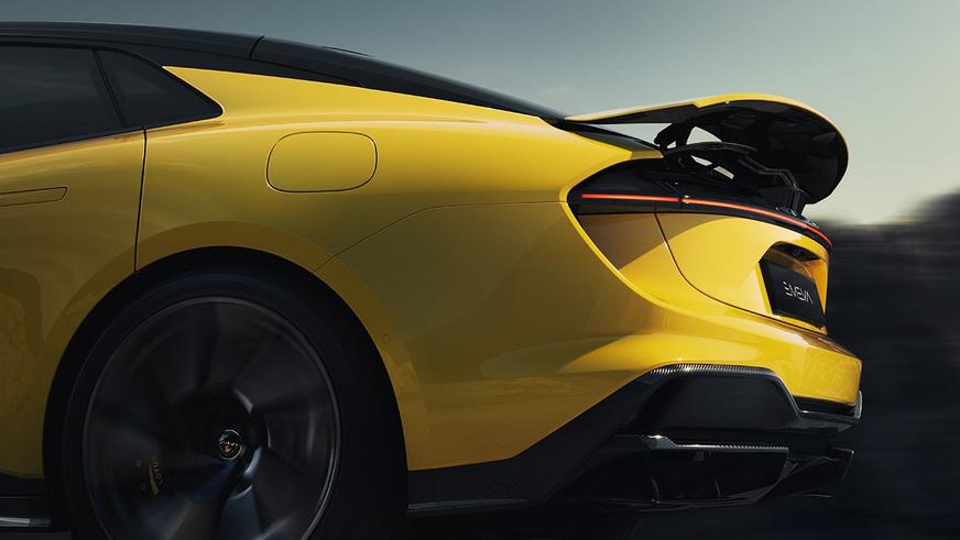 У Lotus появился флагманский 918-сильный седан на батарейках