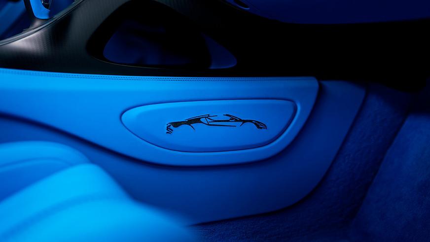 Bugatti показала первые товарные W16 Mistral по 5 миллионов долларов