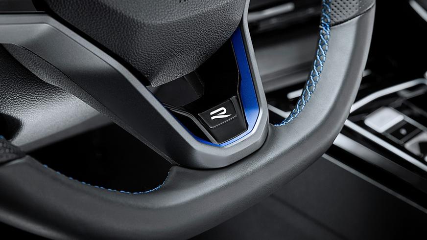 Самый дорогой Volkswagen Golf начали передавать клиентам