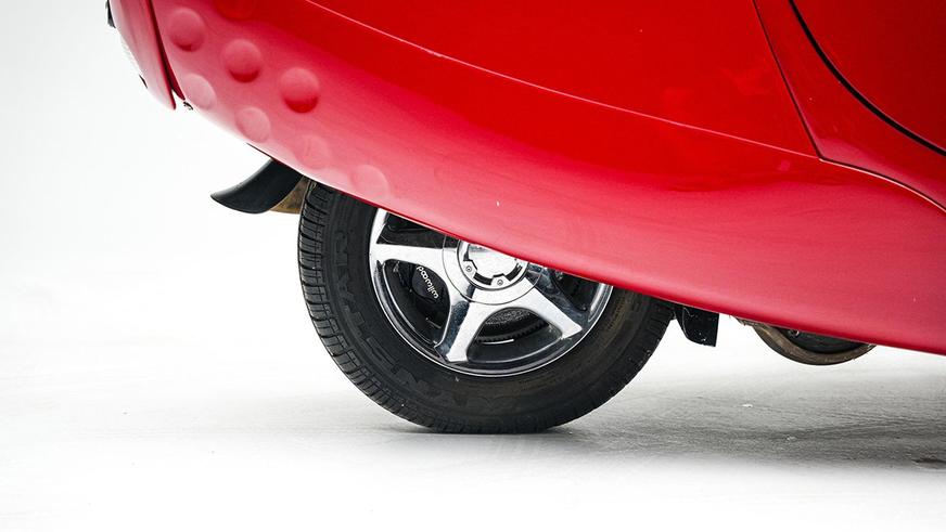 Крохотный и очень редкий электрокар ушёл с молотка