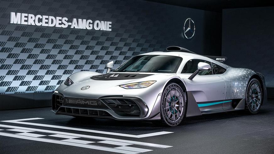 Серийный Mercedes-AMG One вышел в свет