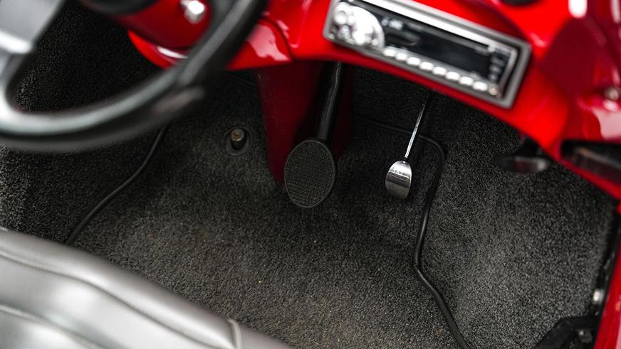 Крохотный и очень редкий электрокар ушёл с молотка