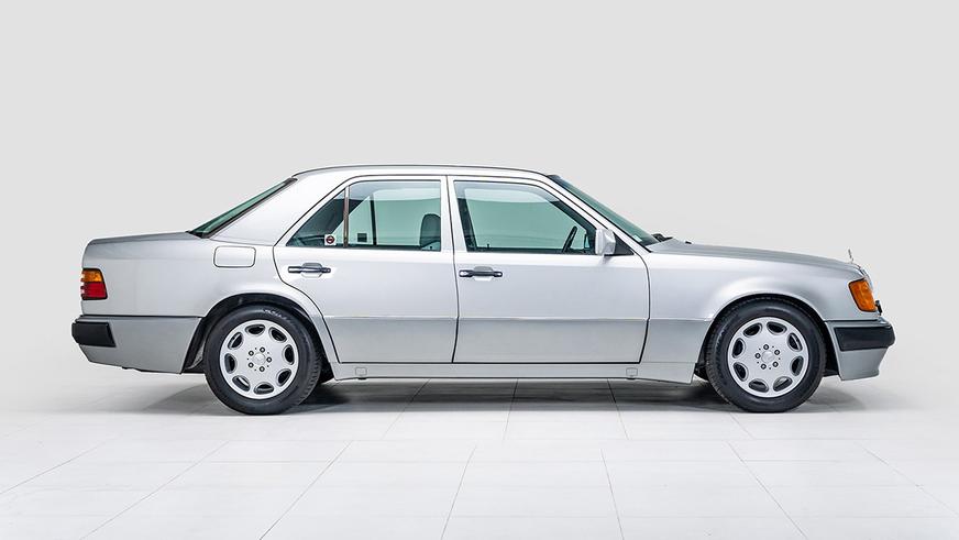 Более 175 млн тенге заплатили за Mercedes-Benz 500E (W124)