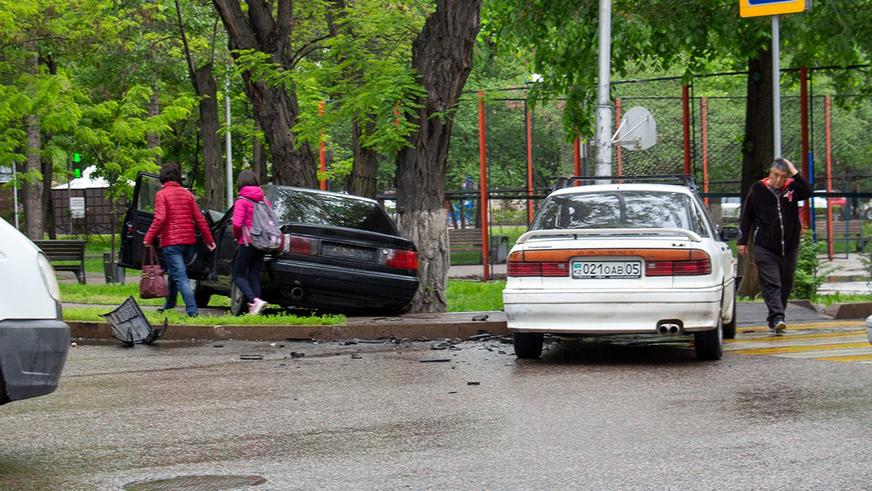 На Мынбаева – Гагарина в Алматы появились светофоры. Не прошло и… сколько лет?