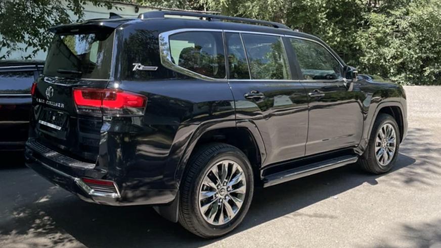 Ажиотаж вокруг Toyota Land Cruiser 300: казахстанцы раскупили все свободные машины