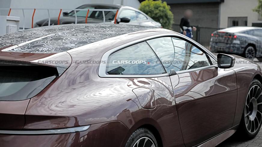 Товарный BMW Speedtop замечен на дорогах