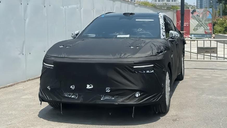 Рассекречен интерьер свежего кроссовера Zeekr