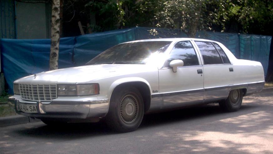 Наследие олигарха: Cadillac Fleetwood 1993 года в Алматы