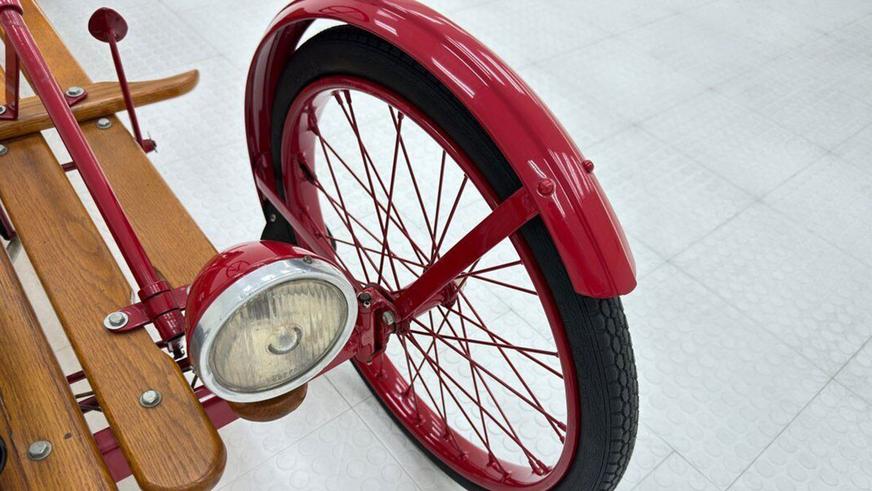 На продажу выставлен 100-летний электрокар, очень недорого