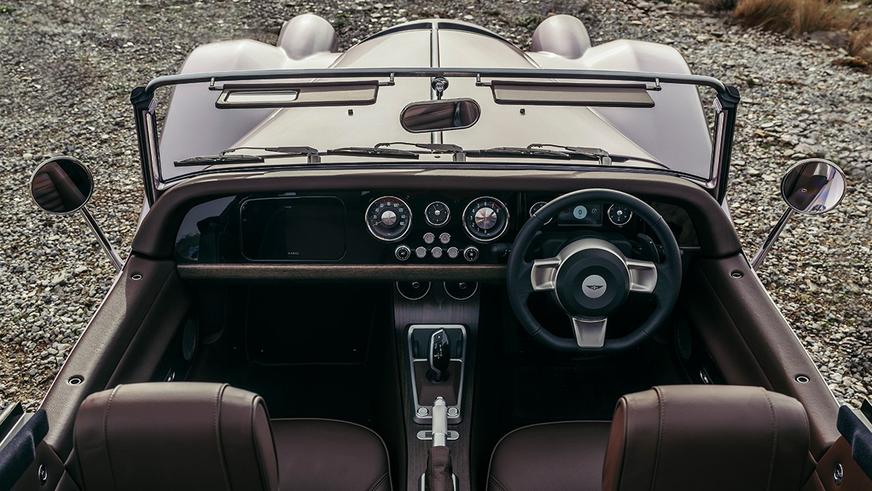Новый флагман Morgan сохранил мотор BMW и ретродизайн
