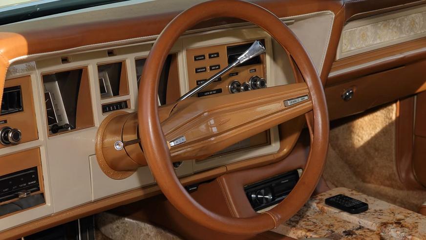 С молотка уйдёт старый Continental в образе Bugazzi Mark IV