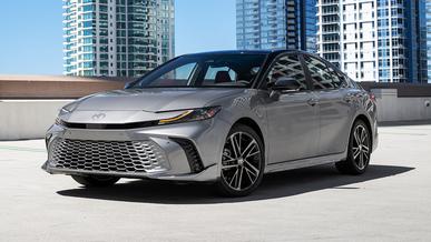 Toyota Camry вошла в топ-10 лучших автомобилей 2025 года