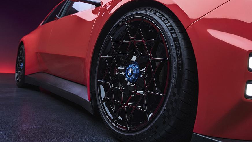 BMW показала предвестника электрической M3