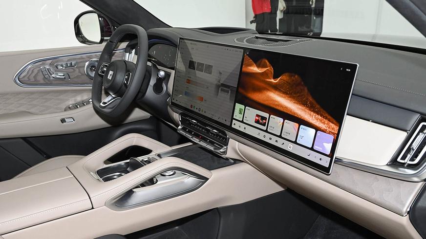 Zeekr показала интерьер гибрида 8X